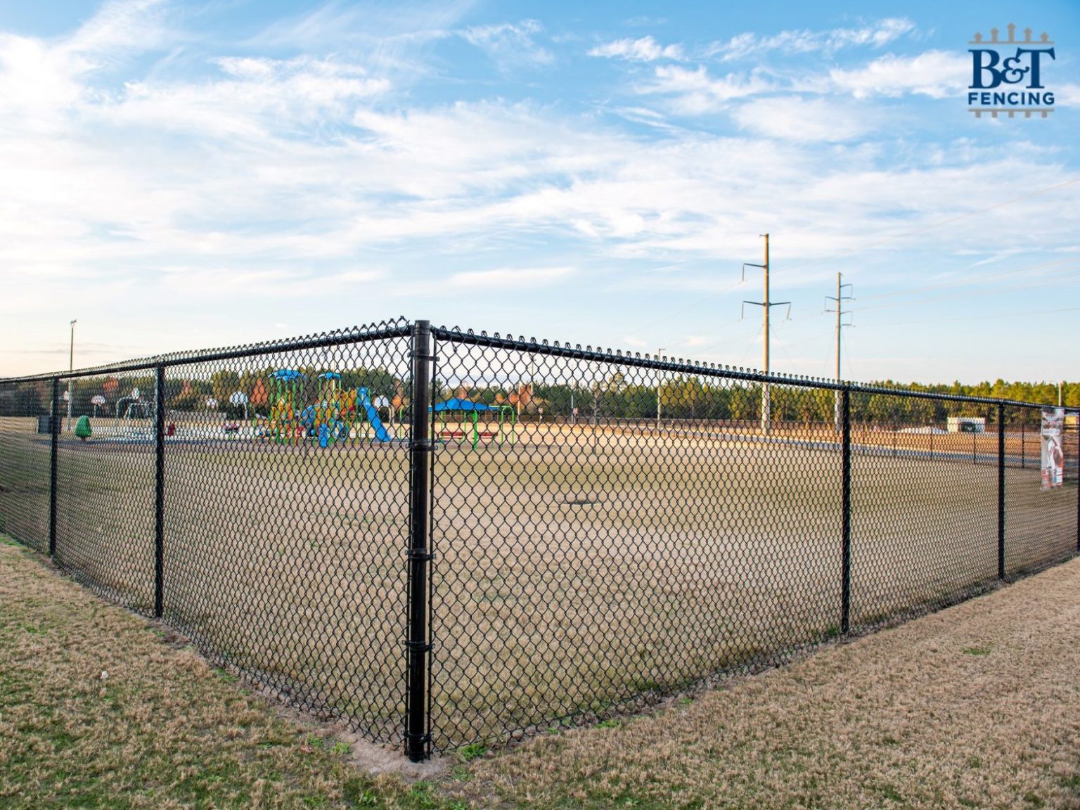 FL Commercial Fence: Features Of Chain Link - B&T Fencing