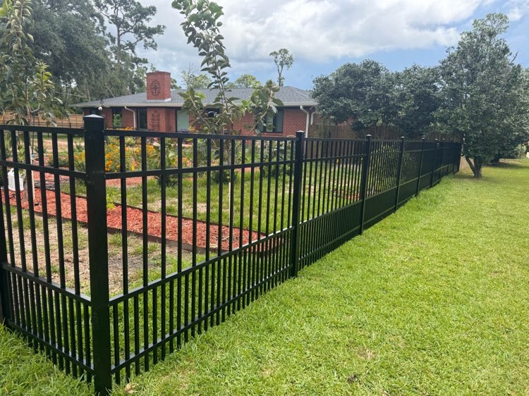 Residential Aluminum Fencing